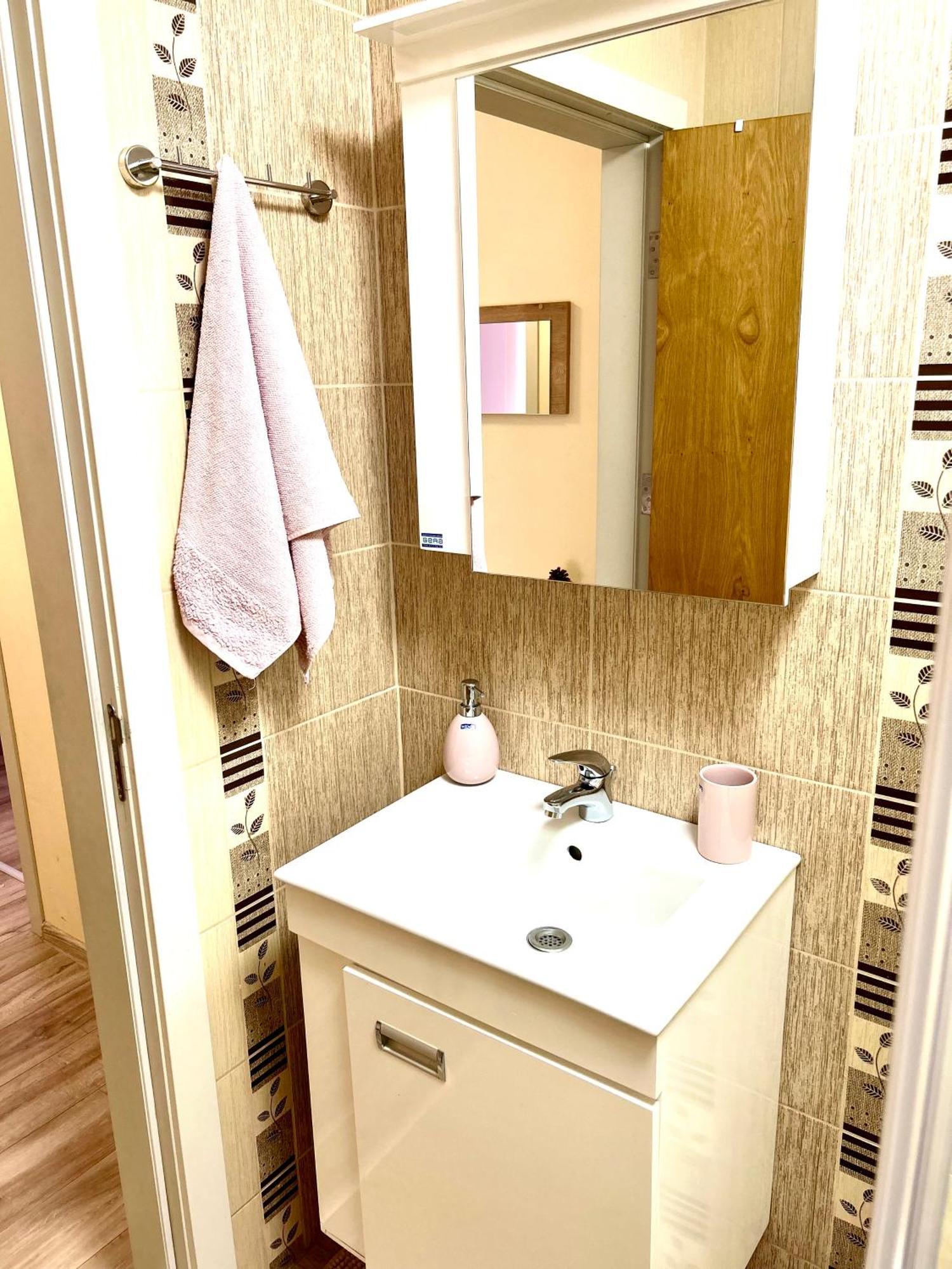 франческа Apartment Warna